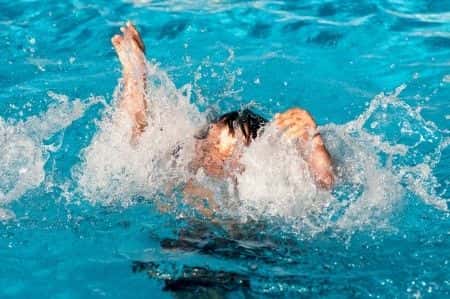 Boy Dies in Swimming Pool After Lifeguards Fail to Respond